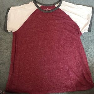 American Eagle maroon t-shirt